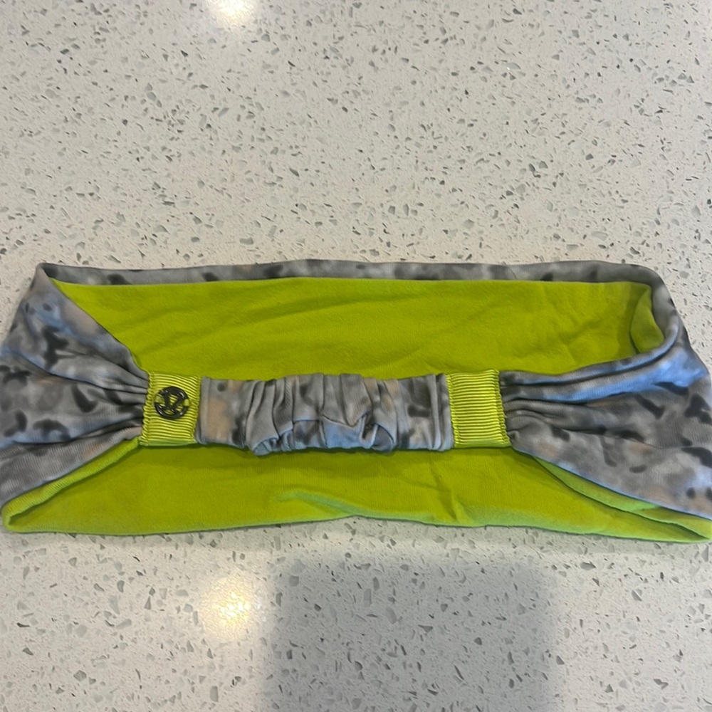 Lululemon head band. Reversible.